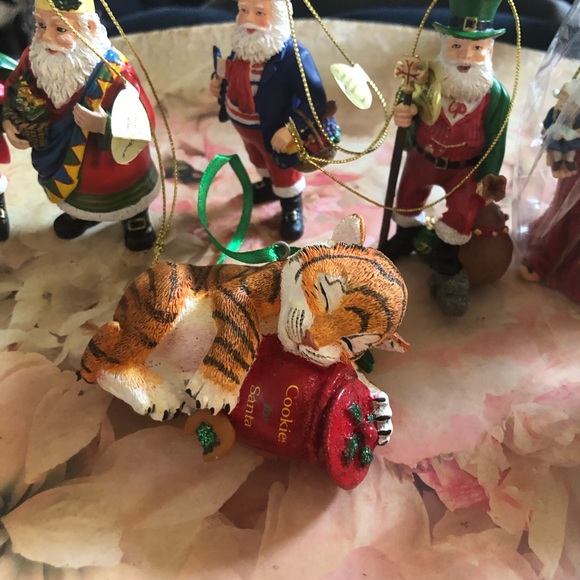 Danbury Mint Holiday Danbury Mint 3 Santas From Around The World